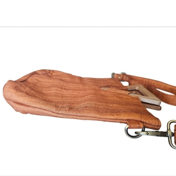 Stylish Modern Shoulder Bag With Wooden Handle NWOT Cloth Lightweight - Picture 6 of 15